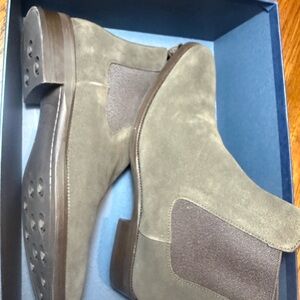 Jack Erwin Stylish Suede Chelsea Boots